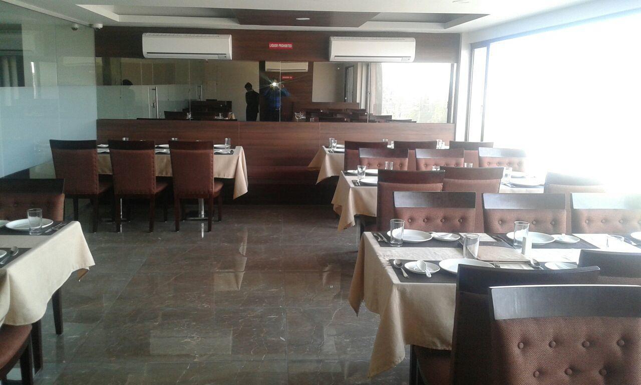 โฮเต็ล คอมฟอร์ต Hotel Bharuch ภายนอก รูปภาพ