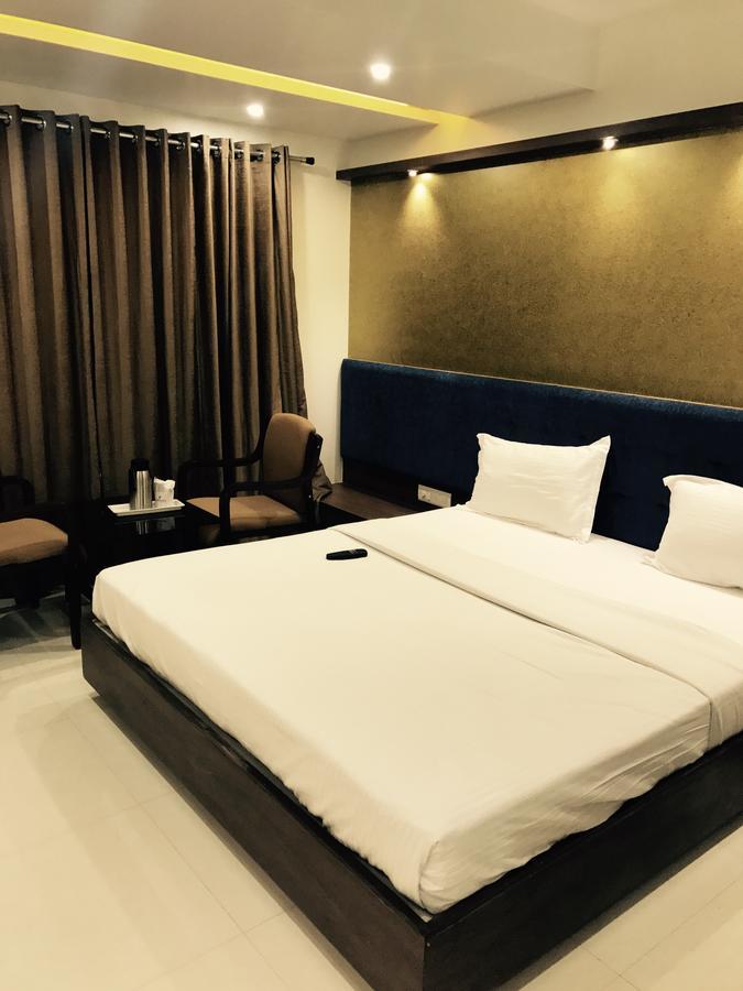 โฮเต็ล คอมฟอร์ต Hotel Bharuch ภายนอก รูปภาพ