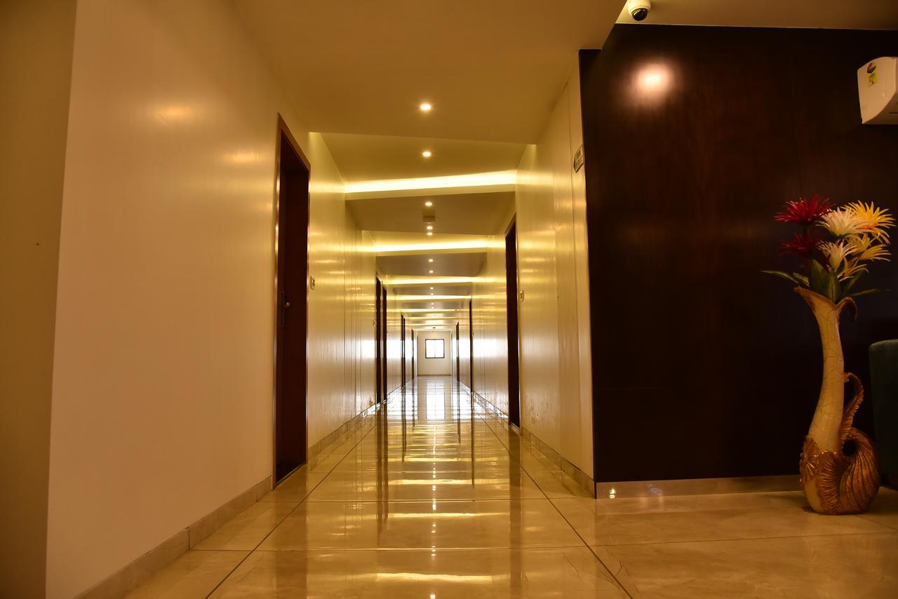โฮเต็ล คอมฟอร์ต Hotel Bharuch ภายนอก รูปภาพ